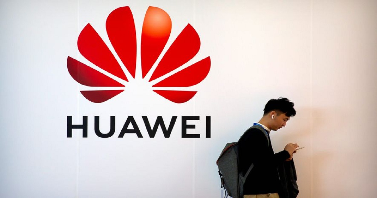FCC blocks U.S. companies from using federal funds for deals with Huawei, ZTE